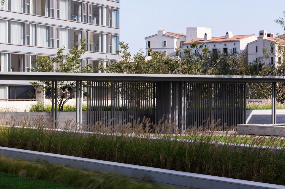 aranya sea mirror garden by zscape