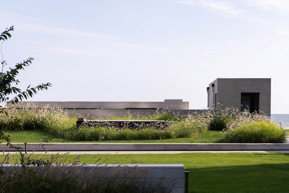 aranya sea mirror garden by zscape