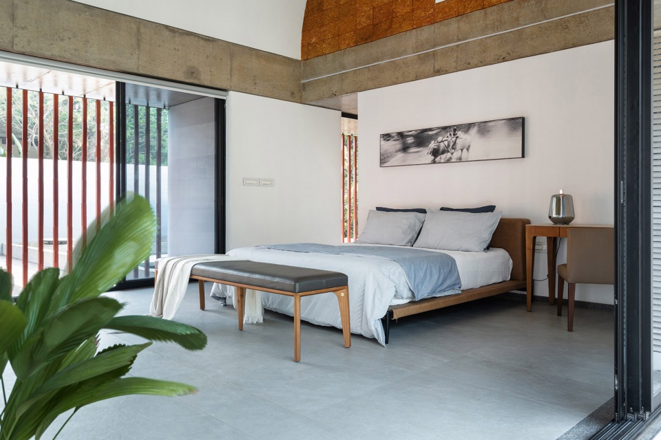 the stoic wall residence by lijo reny architects