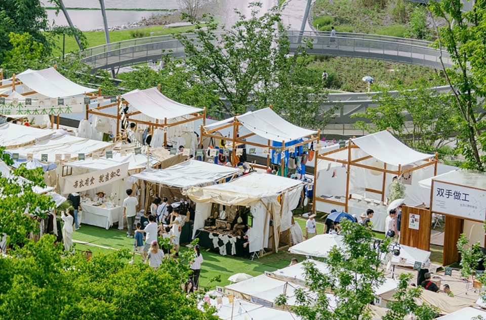 Green Heart Park Commercial Destination at Lux River Sanctuary Chongqing by Z T STUDIO 拷贝
