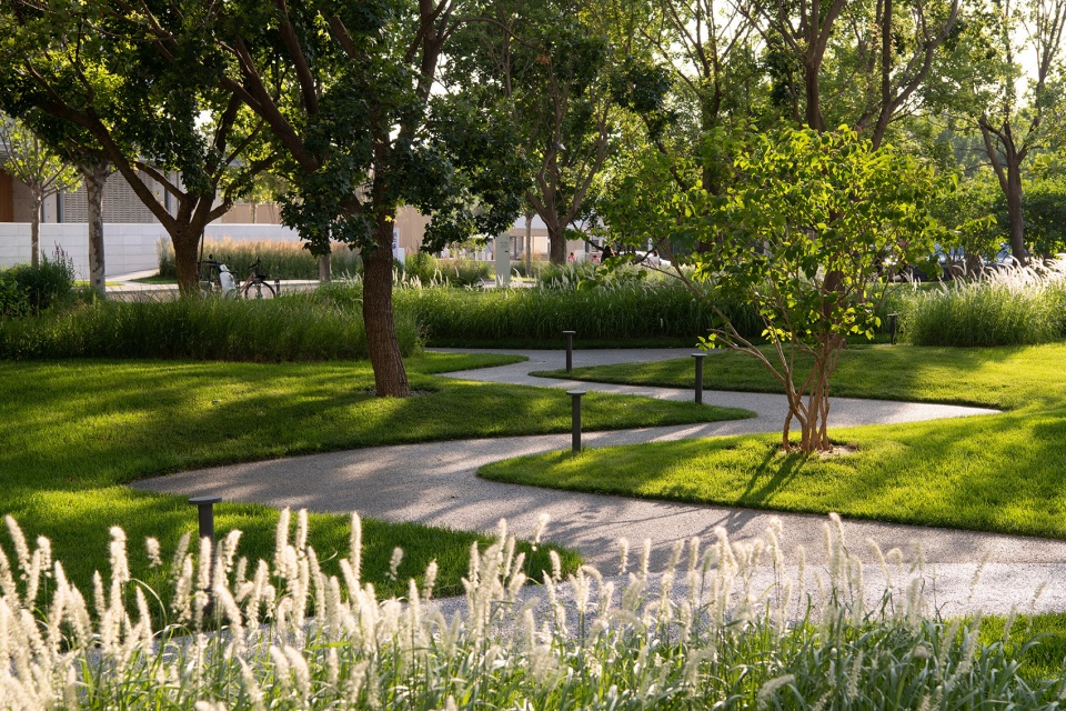 aranya sea mirror garden by zscape