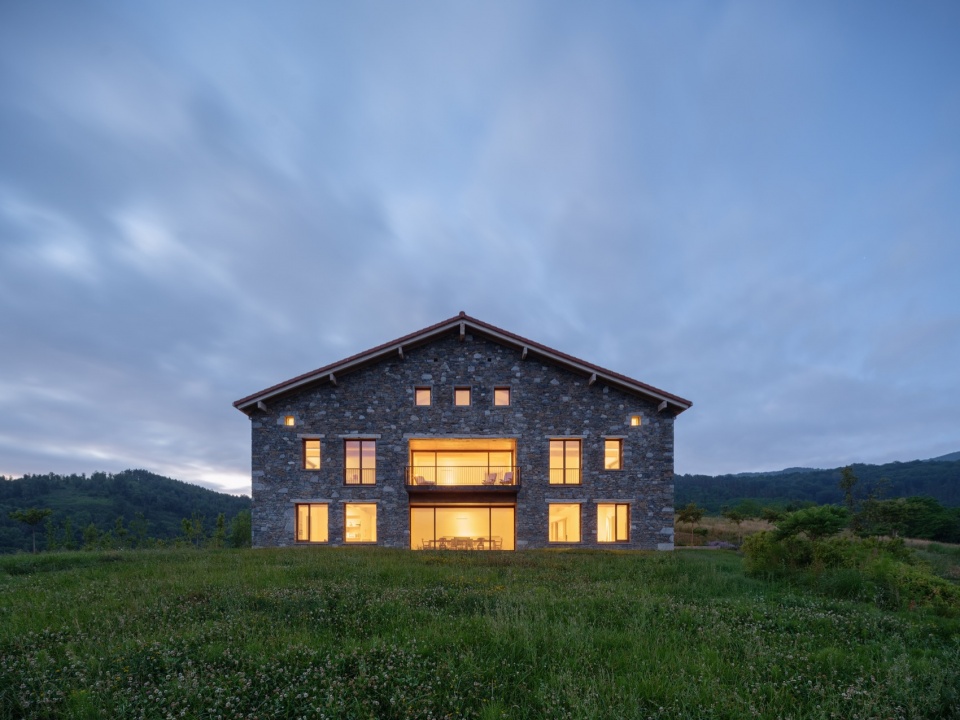 basque farm by zu studio