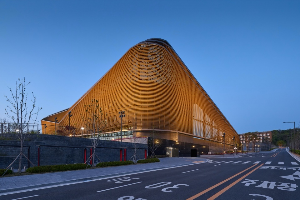 KOREAN FOOTBALL PARK by UNS