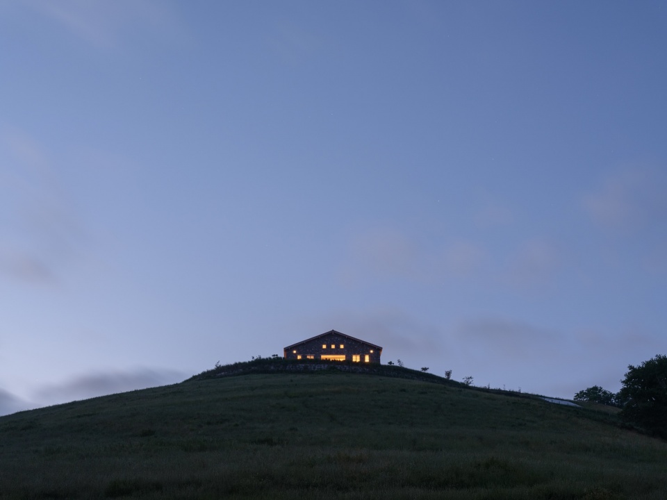 basque farm by zu studio