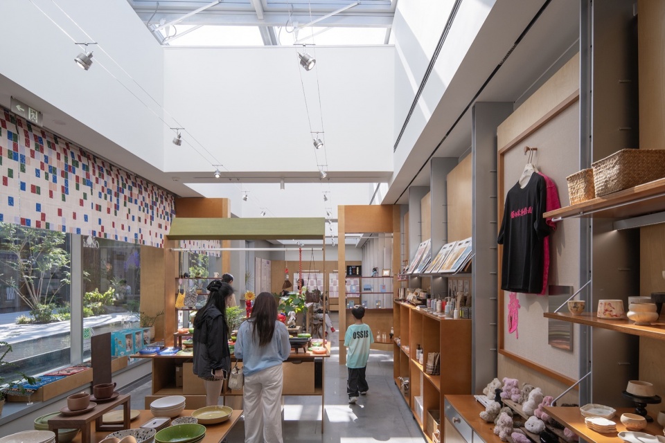Green Heart Commercial Complex A4X Art Center by E Plus Design