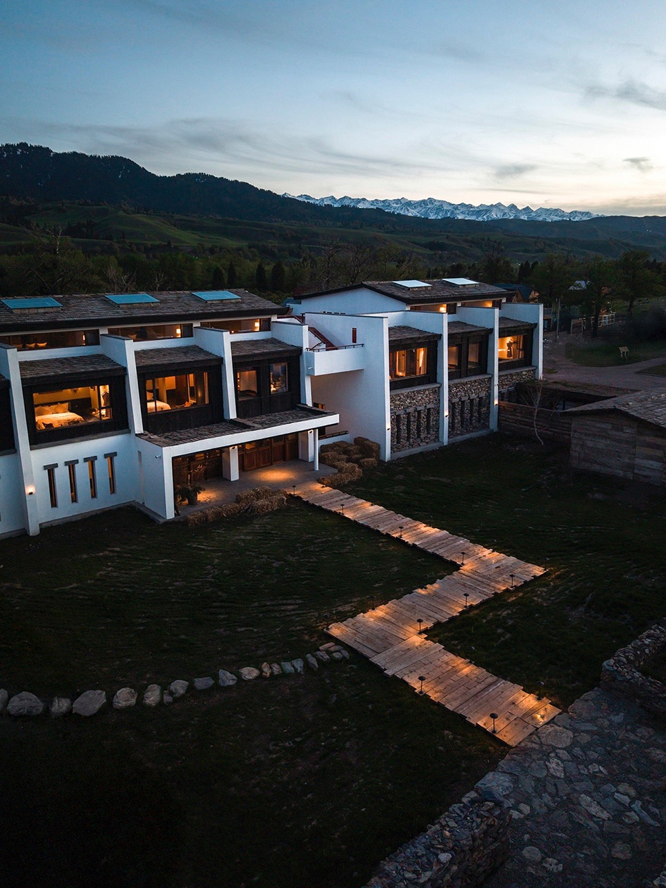 Daye Songshan Homestay by Shulin Architecture Design Studio