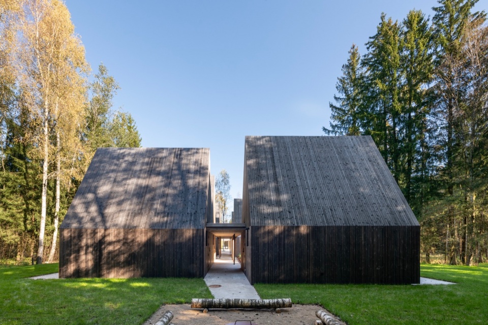 SANCTUM Nature Therapy Retreat by arches xcl