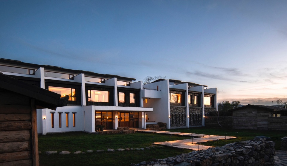Daye Songshan Homestay by Shulin Architecture Design Studio