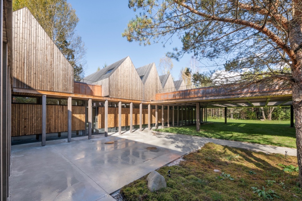 SANCTUM Nature Therapy Retreat by arches ock